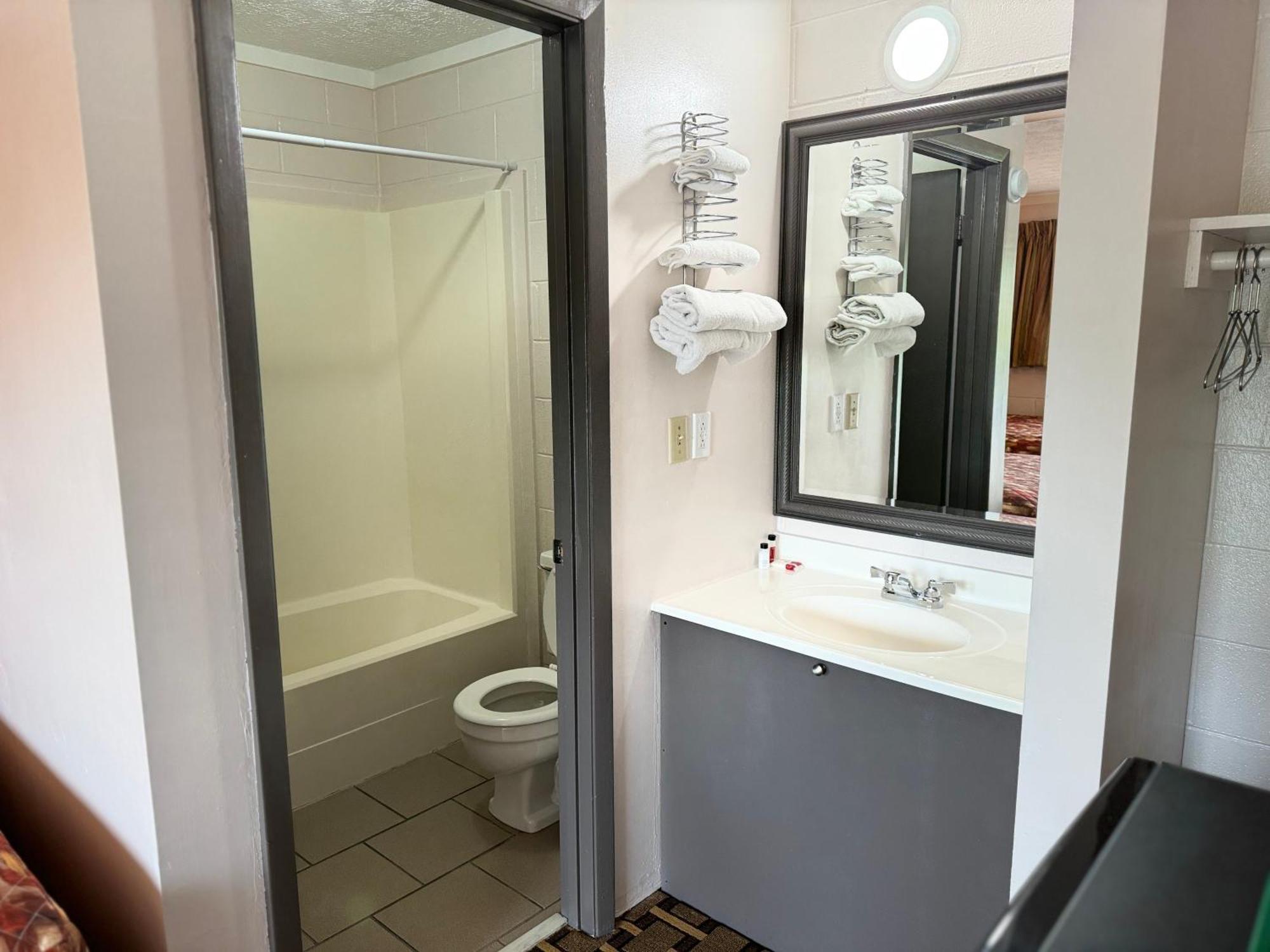 Economy Inn Crossville Εξωτερικό φωτογραφία